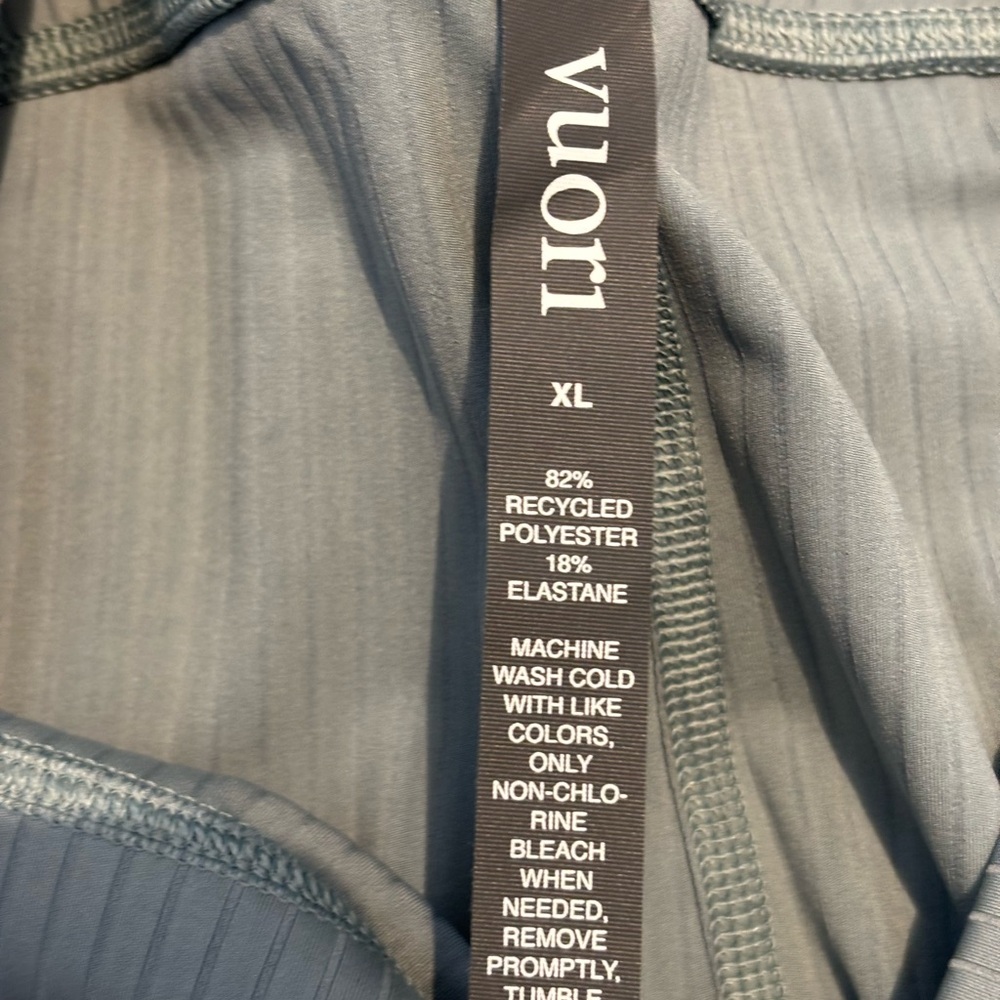 NWOT! ✨Vuori Inversion Rib Legging ✨. Size X-Large. Color Mist. - Picture 13 of 13